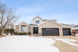 Building Photo - 790 Eastwind Dr