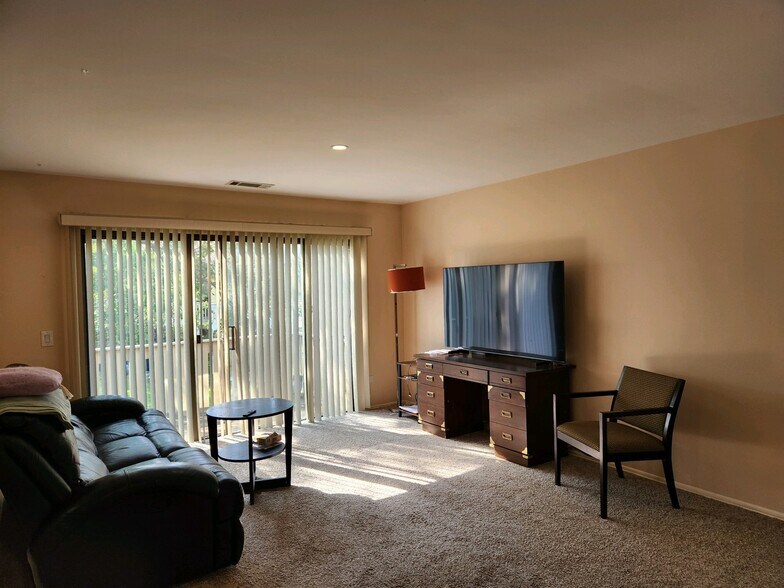 Building Photo - 1021 Boxwood Ct