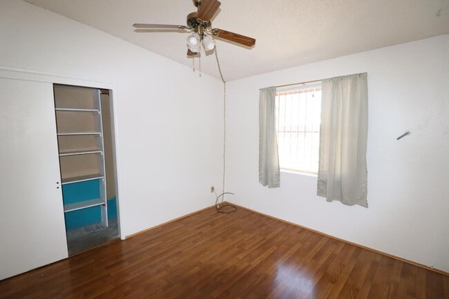 Building Photo - 3 Bedroom 2 Bathroom