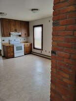 Building Photo - 25 Blucher St