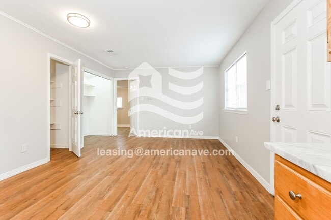 Building Photo - 3520 Pinewood Loop