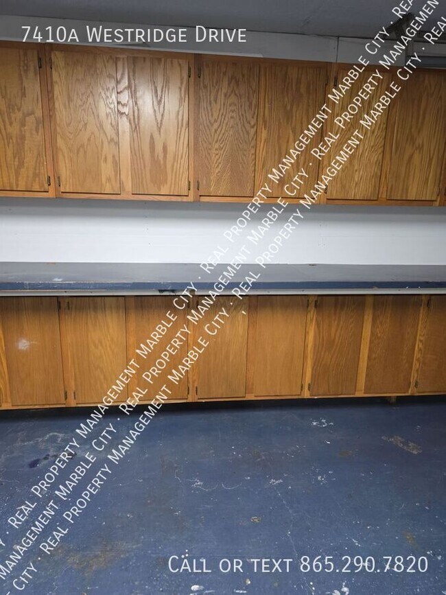 Building Photo - 7410 Westridge Dr