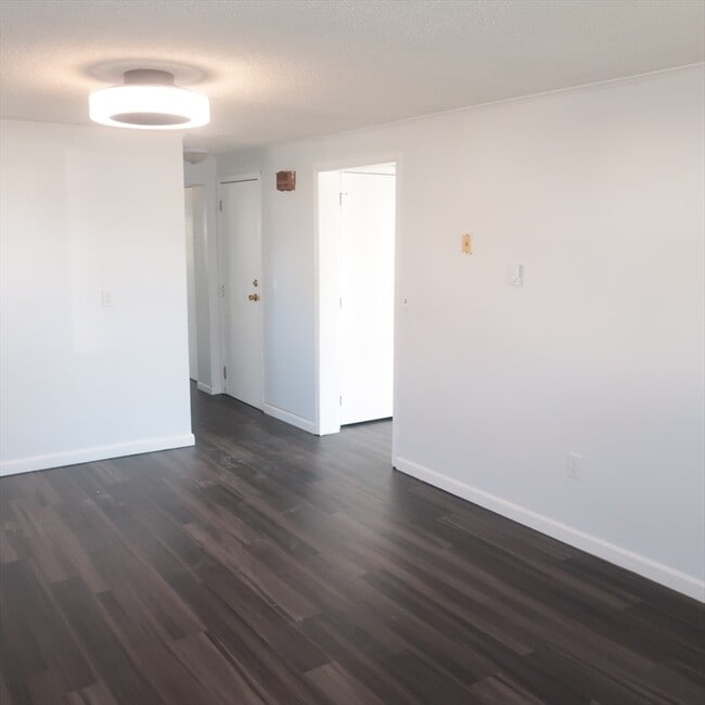 Building Photo - 54 Ballard St