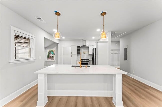 Building Photo - 2128 Hosea L Williams Dr NE