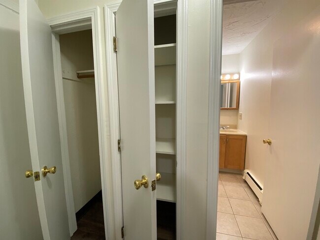 Building Photo - 377 Huse Rd