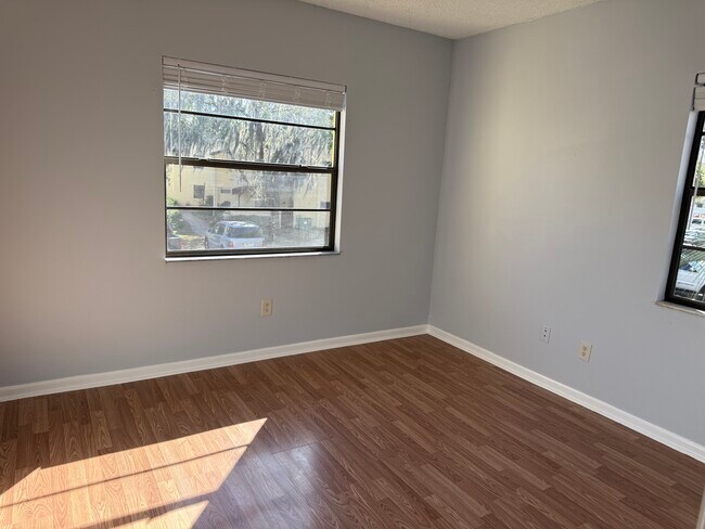 Building Photo - 3541 E Fort King St