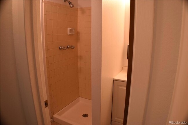 Building Photo - 4585 Gatewood Dr