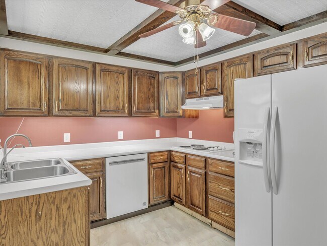 Building Photo - 815 Sandra Dr