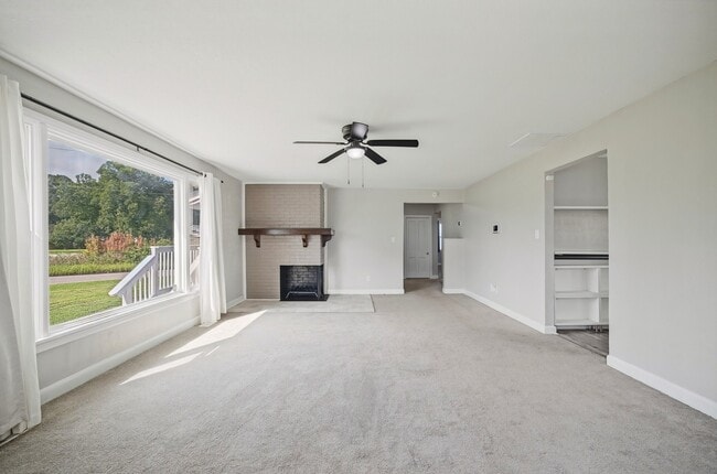 Building Photo - 3600 Mariner Ave
