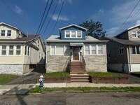 Building Photo - 284 Isabella Ave