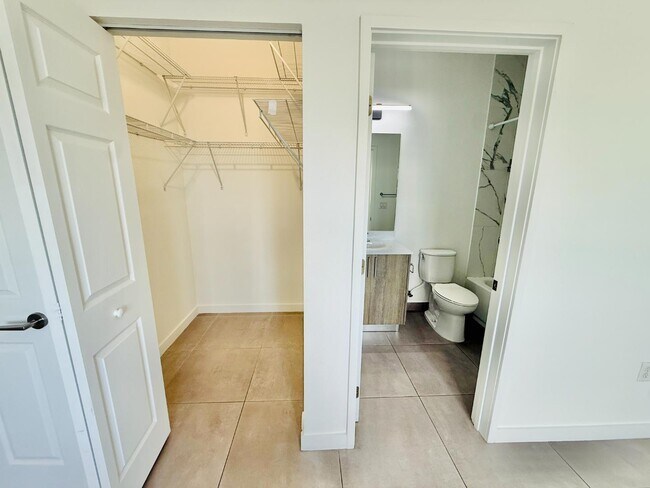 Building Photo - 1295 W 69th St