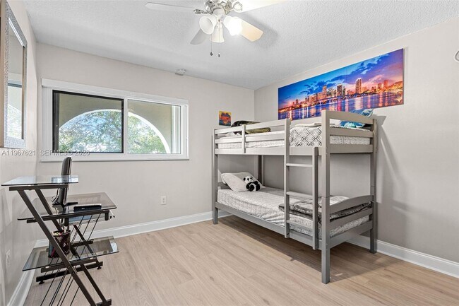 Building Photo - 9439 SW 123rd Ave Ct