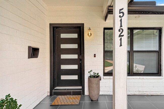 Building Photo - 5121 Locust St