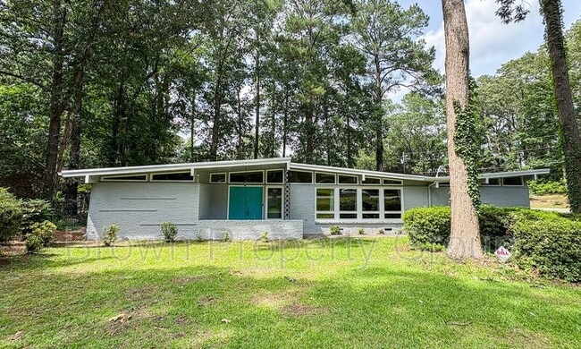 Building Photo - 3202 Cluny Dr