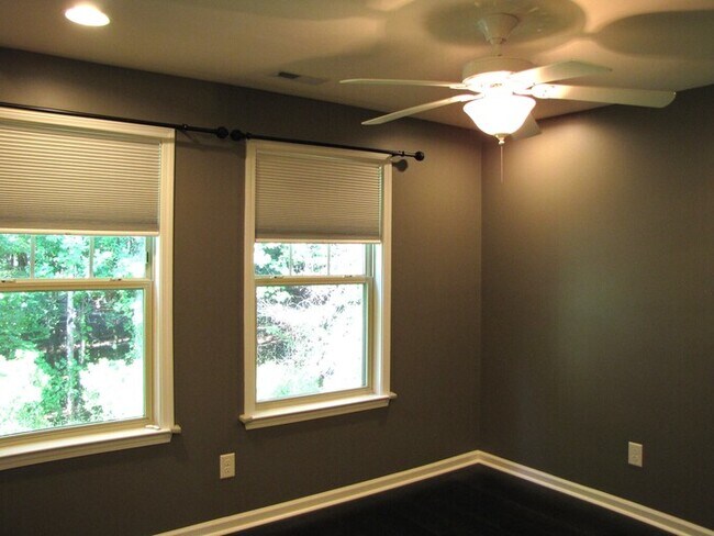 Building Photo - 42 Intuition Cir