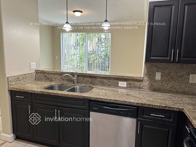 Building Photo - 16945 SW 34th St