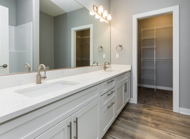 master bathroom2 - 615 SE Tallgrass Ln