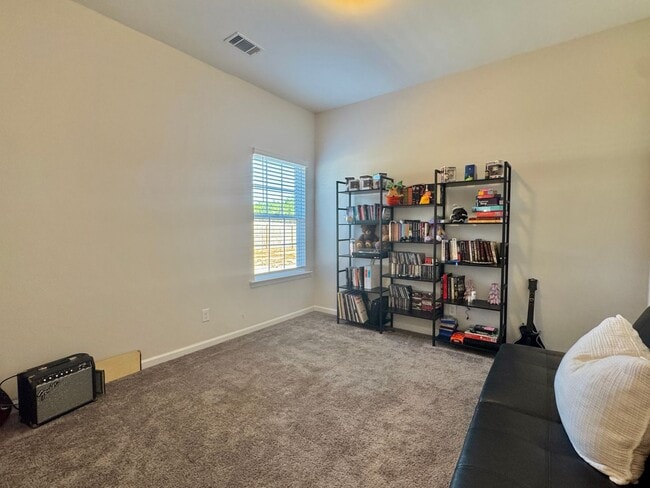 Building Photo - AVAILABLE NOVEMBER [PET FRIENDLY]