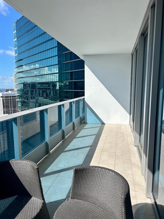 Building Photo - 200 Biscayne Blvd Way