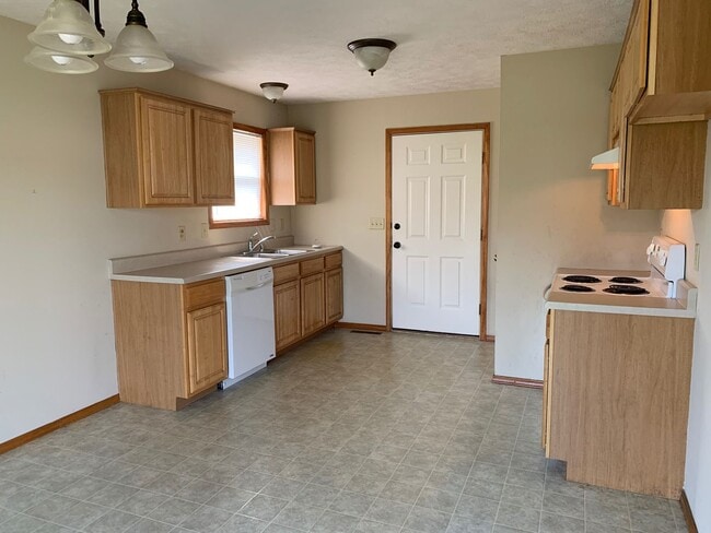 Building Photo - 3 Bed 2 Bath house for rent!!