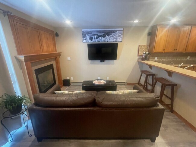 Building Photo - 515 Northwest Passage