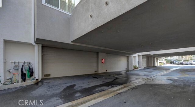 Building Photo - 501 Herondo St