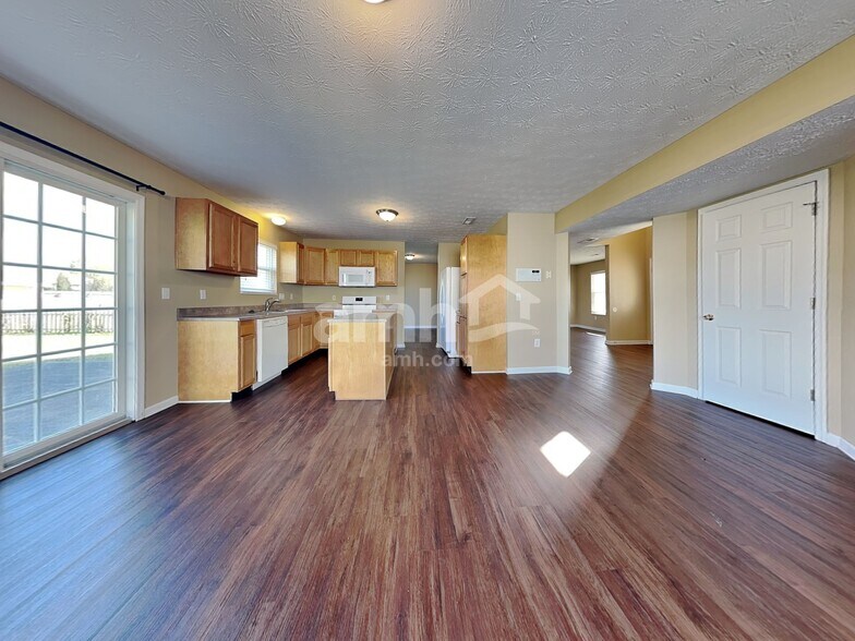 Building Photo - 138 Thompson St