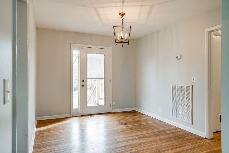 dining room to deck - 539 Northcrest Dr