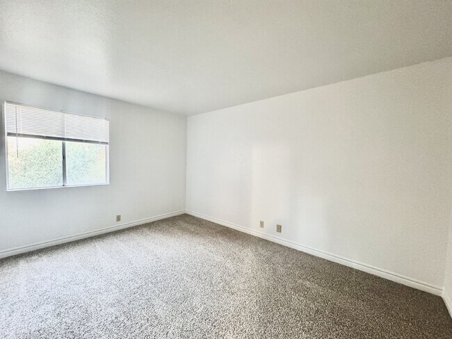 Building Photo - Las Vegas Guard-Gated Condo for Rent | Bella Vita Community | 1 Bedroom Upstairs Unit