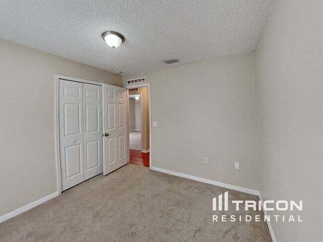 Building Photo - 13714 Gentle Woods Ave