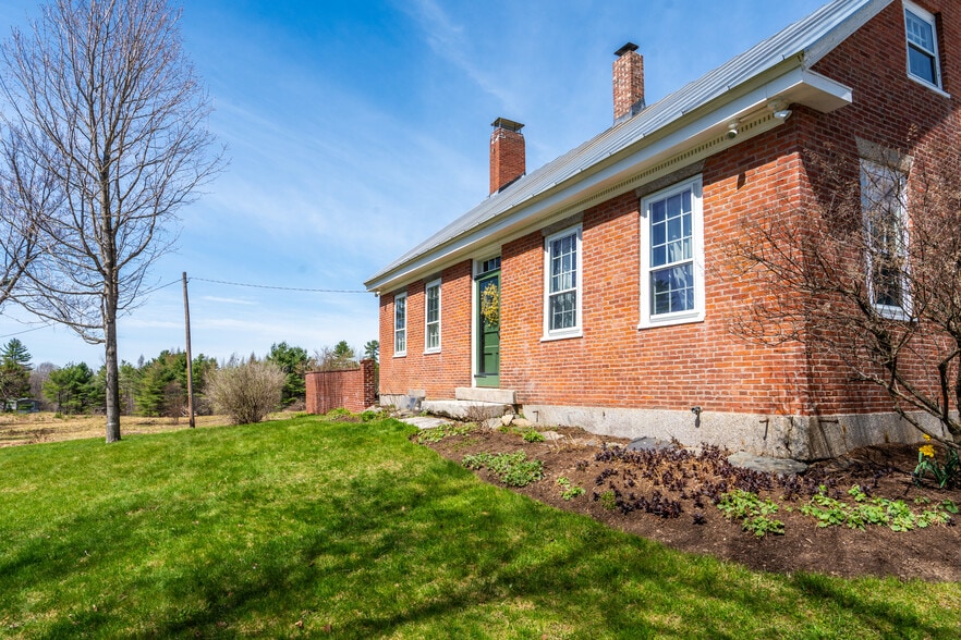 Building Photo - 994 Pearl Lake Rd