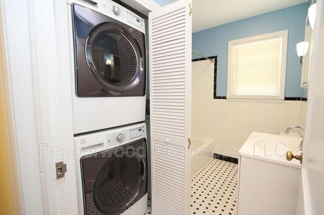 Building Photo - 111 Timothy St