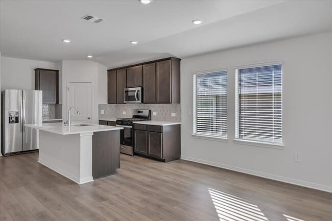 Building Photo - 5020 Hazelnut Ln