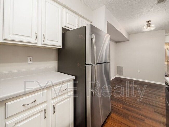 Building Photo - 2980 Glenloch Cir