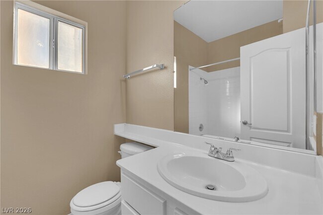 Building Photo - 1900 N Torrey Pines Dr