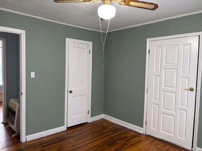 Building Photo - 3 BED, 1 BATH FARM HOUSE LOCATED IN STAR!