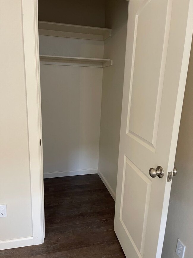 Building Photo - The Enclave-3 bed 2.5 bath home