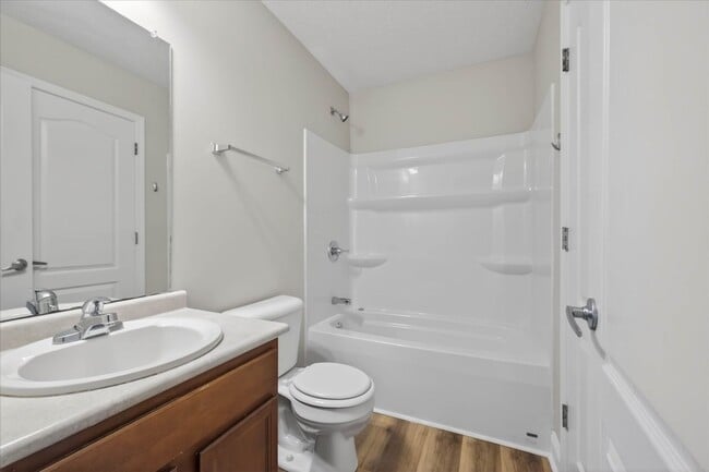 Building Photo - 333 Rossview Rd