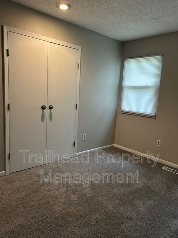 Building Photo - 1035 NW 70th Ct