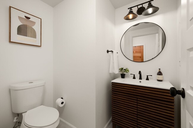 Building Photo - Gated Luxury Townhomes for Rent in North McAllen | Long-Term Lease at Colgate Crossings