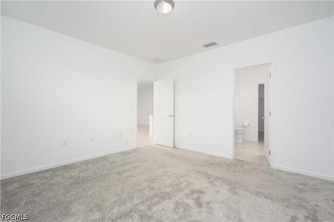 Building Photo - 42380 Cascade Dr