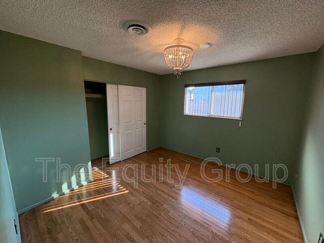 Building Photo - 1413 W Cambridge Ave