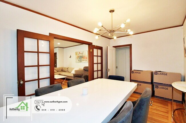 Building Photo - 1365 Chestnut St