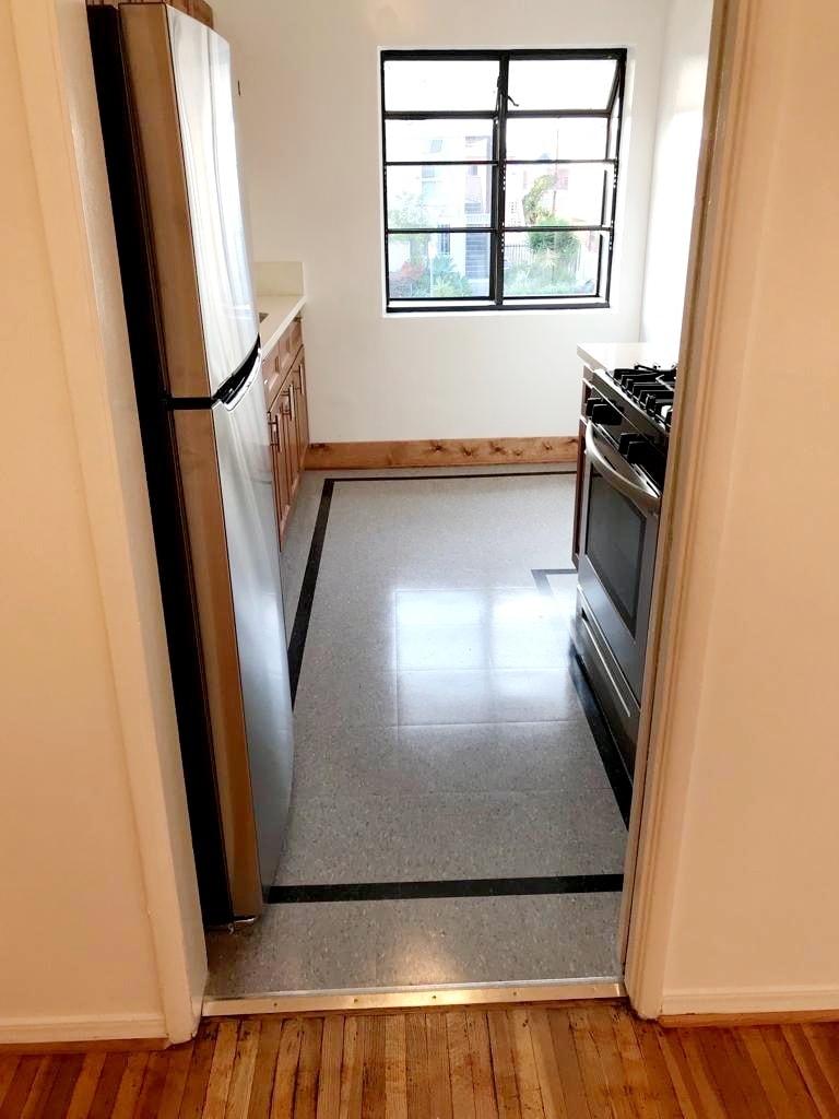 Building Photo - 4425 Maplewood Ave