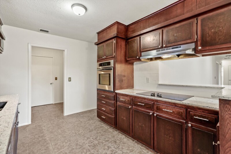 Building Photo - 10918 E 29th St