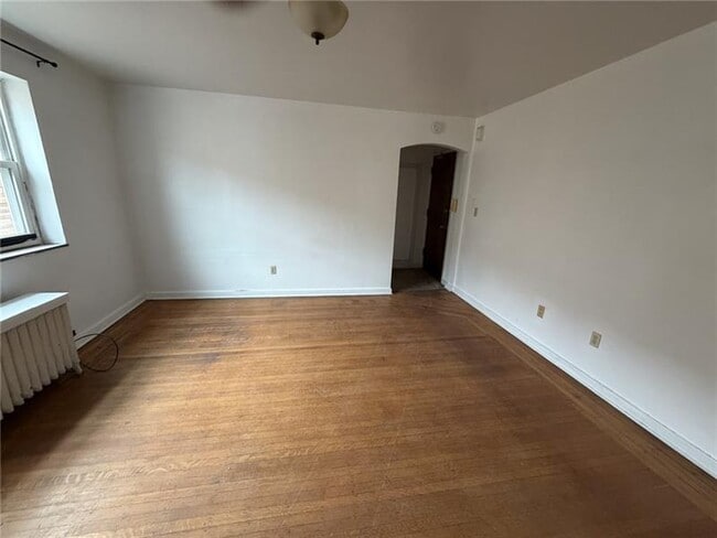 Building Photo - 5839 Darlington Rd