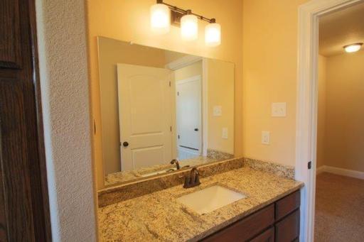 Building Photo - Little Piece of HEAVEN~3/2.5 Home w/ Open ...