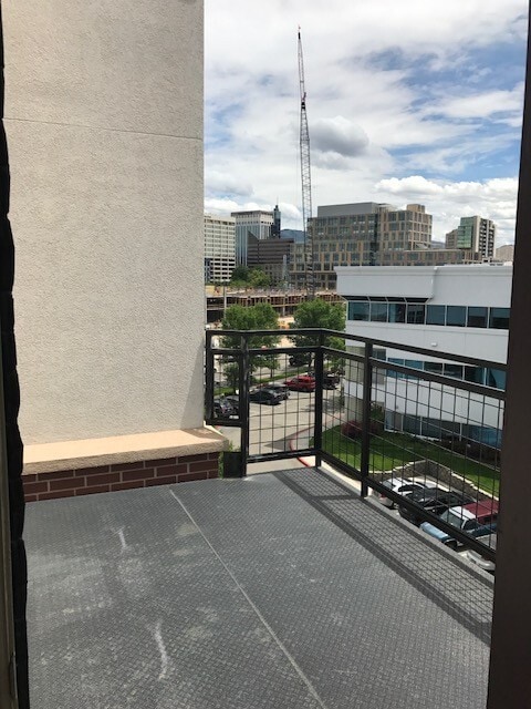 Building Photo - Incredible 5th Floor Condo ~ City Side Lofts