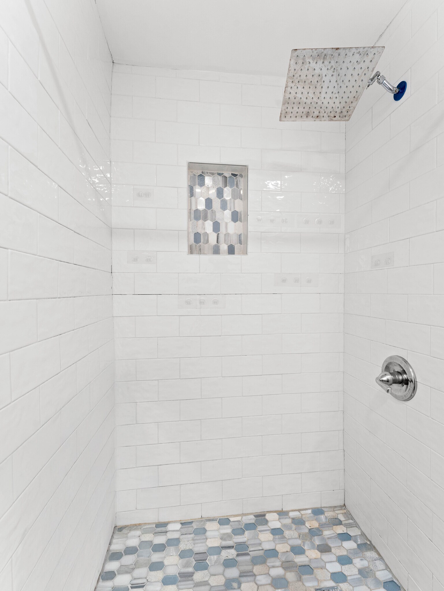 Building Photo - 2443 Nicholas St