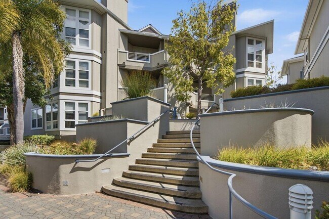 Building Photo - 880 Meridian Bay Ln